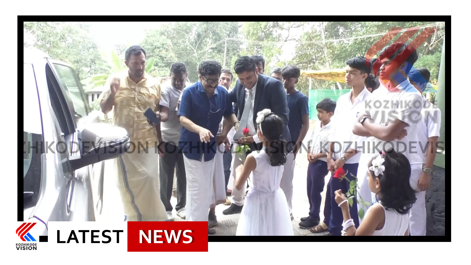 വാഴക്കാട് സിഎച്ച് ഹൈസ്‌കൂളില്‍ നവീകരിച്ച സയന്‍സ്, ഐടി ലാബുകളുടെ ഉദ്ഘാടനം പാണക്കാട് സയ്യിദ് ബഷീര്‍ അലി ശിഹാബ് തങ്ങള്‍ നിര്‍വഹിച്ചു.
